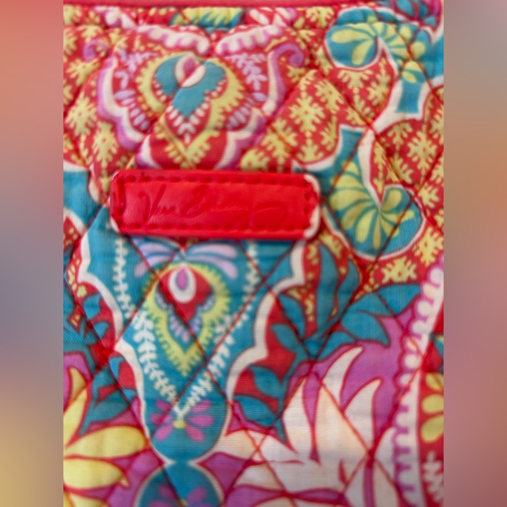 Vera Bradley Original Tote bag in the "Paisley in Paradise" - Picture 5 of 9
